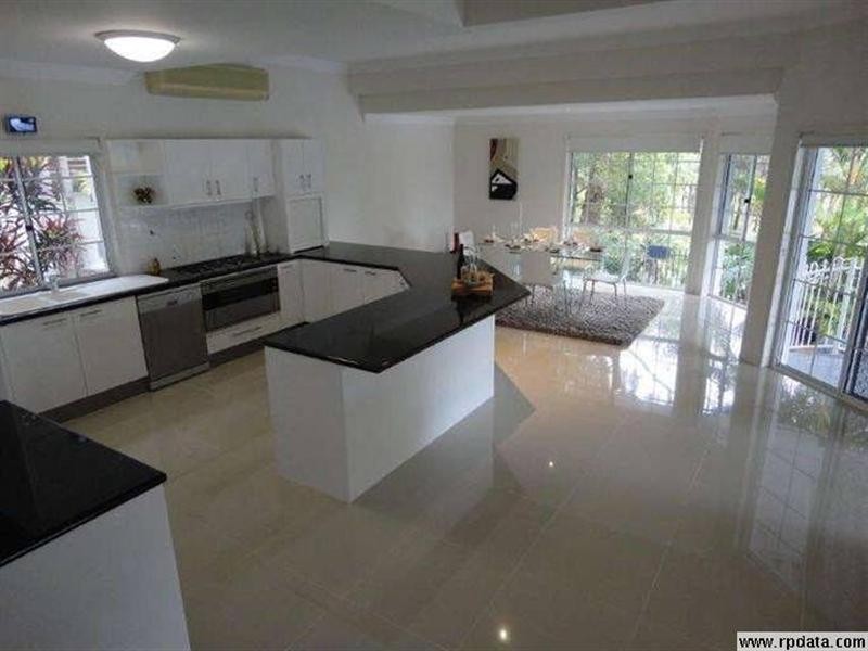 7 Cherry Alder Court, Arundel QLD 4214