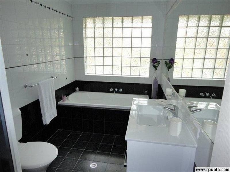 7 Cherry Alder Court, Arundel QLD 4214