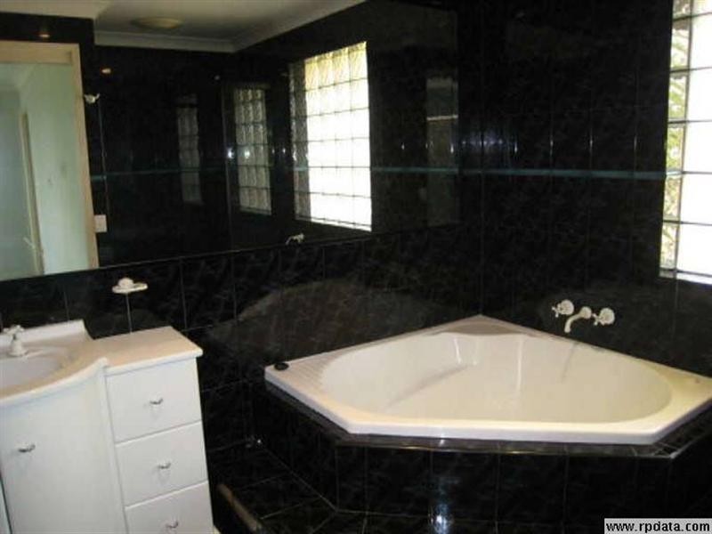 7 Cherry Alder Court, Arundel QLD 4214