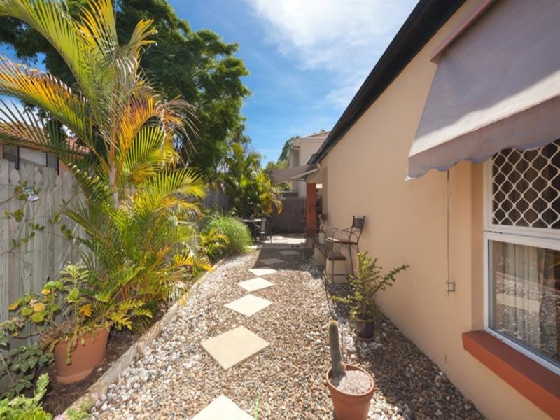 60 Marble Arch, Arundel QLD 4214