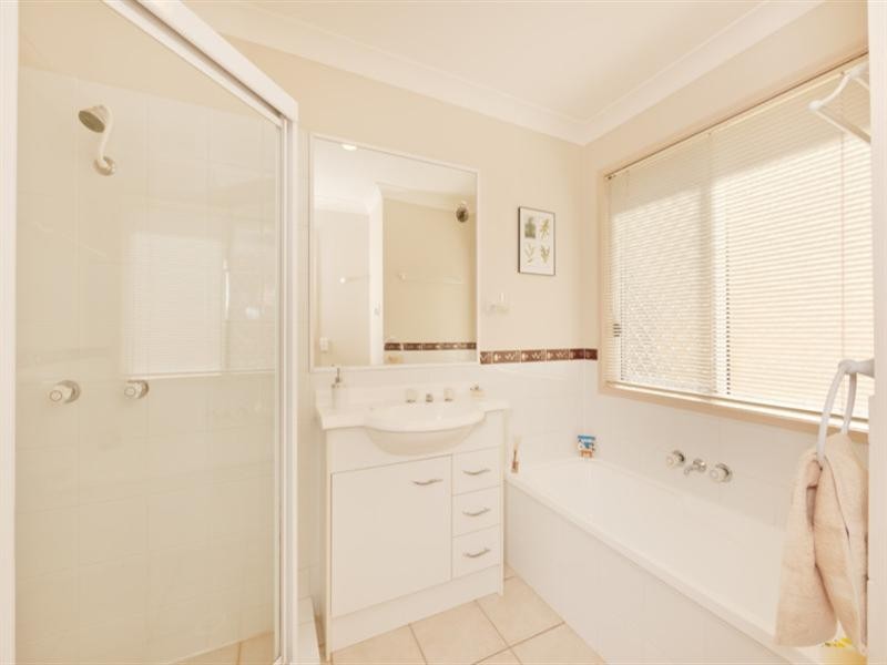 60 Marble Arch, Arundel QLD 4214