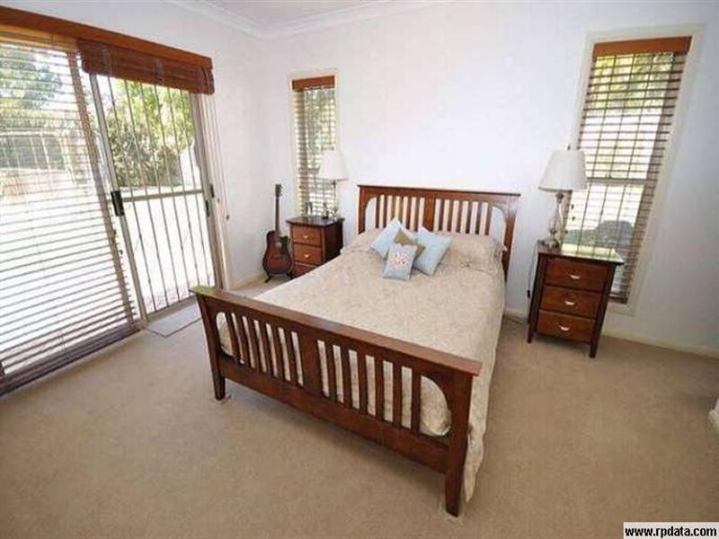 11 Adeliza, Arundel QLD 4214