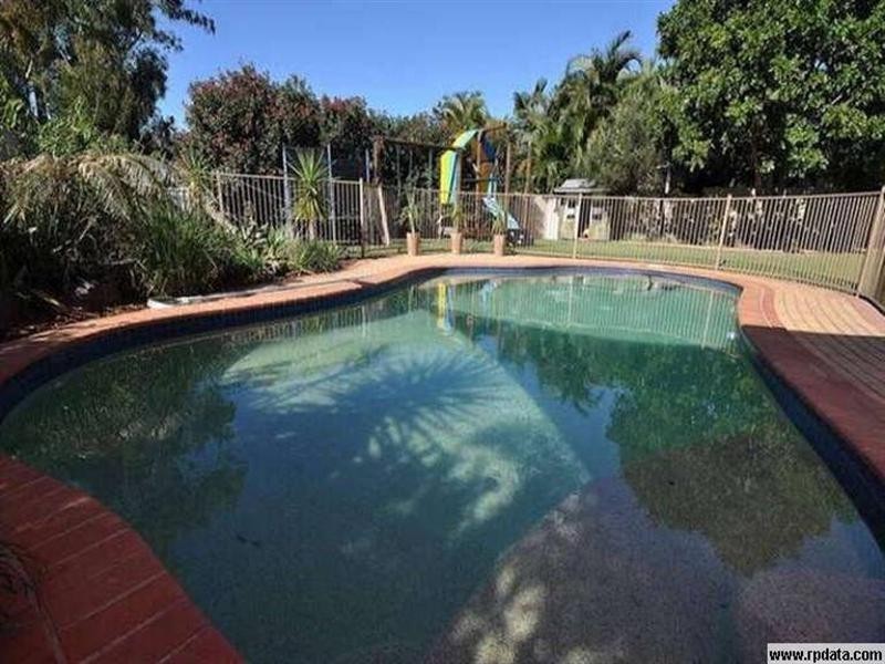 11 Adeliza, Arundel QLD 4214