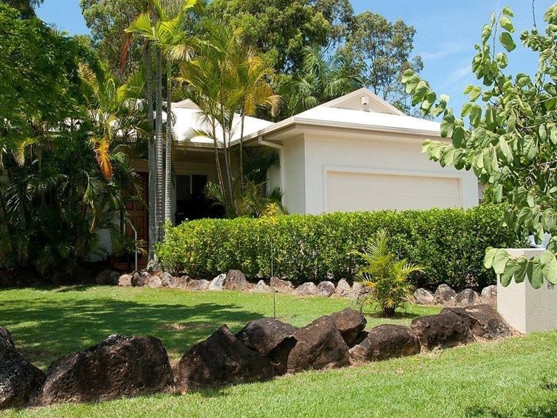 25 Pearson Close, Arundel QLD 4214