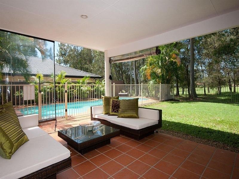 25 Pearson Close, Arundel QLD 4214