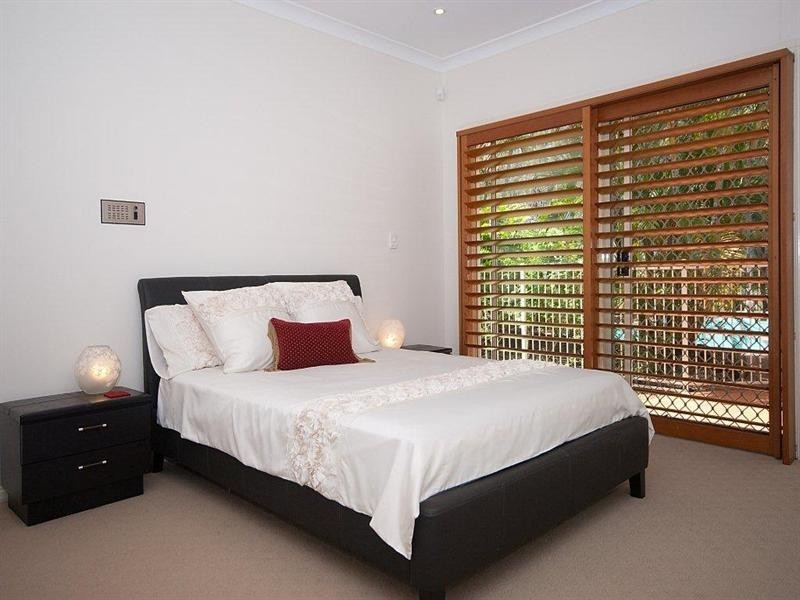 25 Pearson Close, Arundel QLD 4214