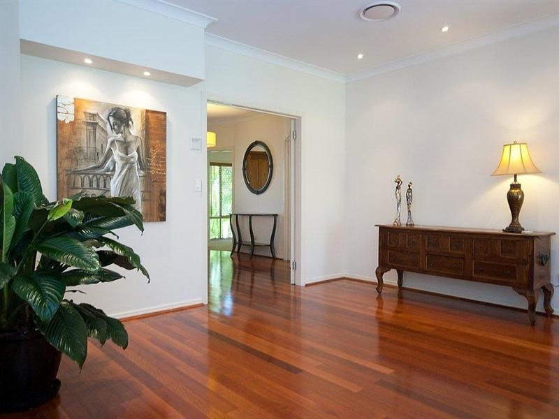 25 Pearson Close, Arundel QLD 4214