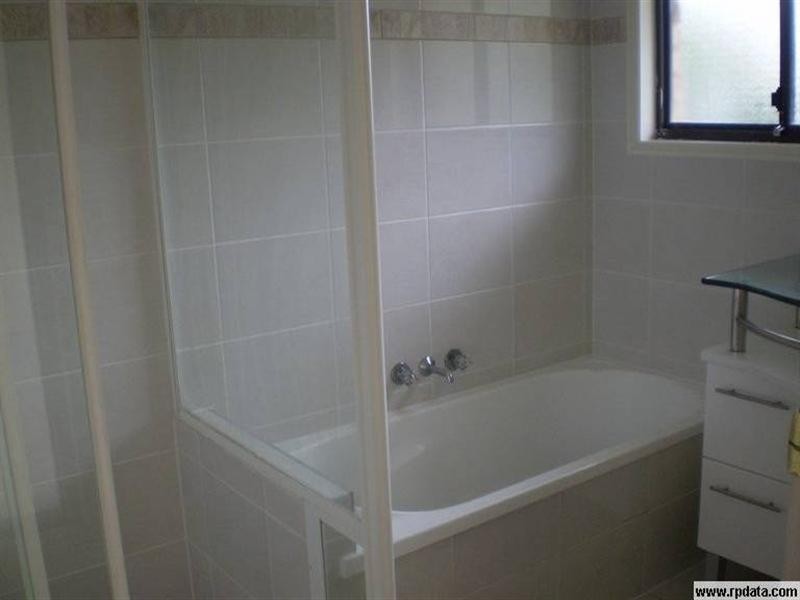 2 Valentino Close, Parkwood QLD 4214