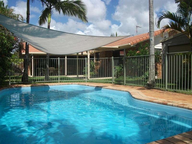 8 Kel Nagle, Parkwood QLD 4214