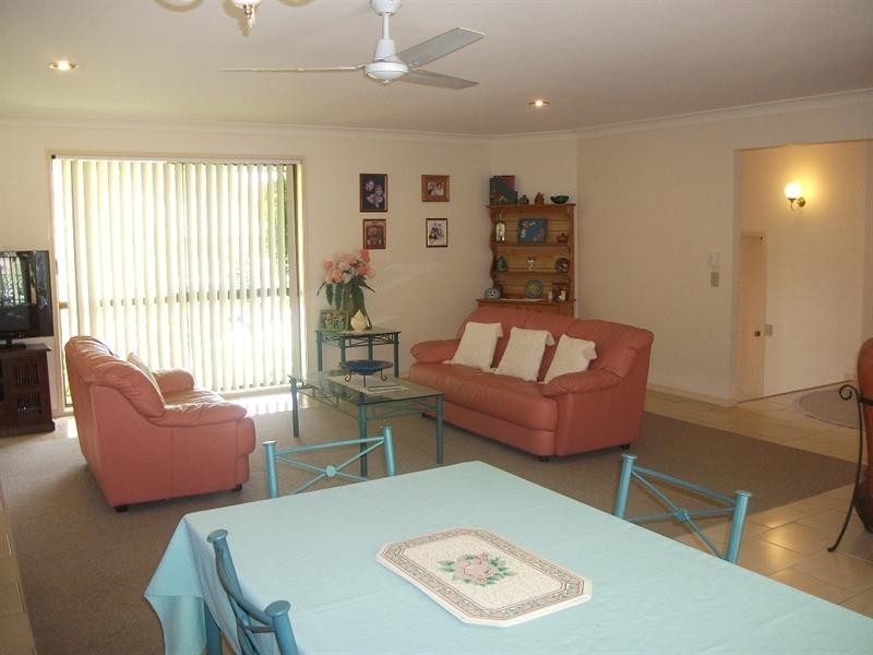 8 Kel Nagle, Parkwood QLD 4214