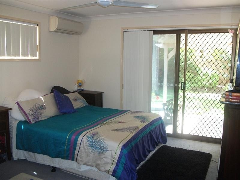 8 Kel Nagle, Parkwood QLD 4214