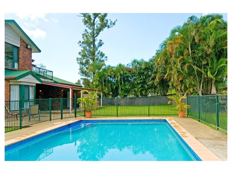 136 Castle Hill Drive, Gaven QLD 4211