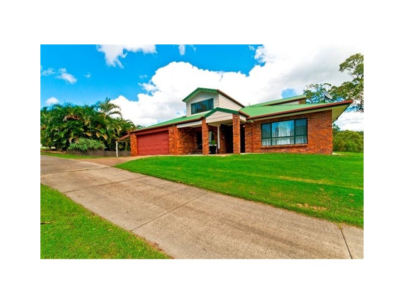 136 Castle Hill Drive, Gaven QLD 4211