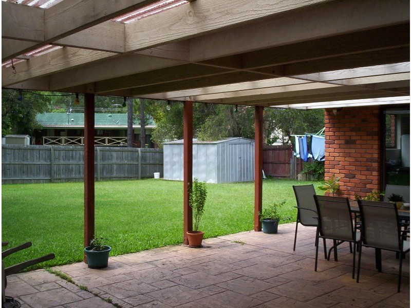11 Canterbury Chase, Ashmore QLD 4214