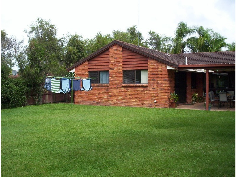 11 Canterbury Chase, Ashmore QLD 4214