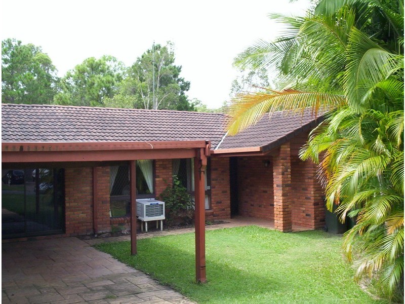 11 Canterbury Chase, Ashmore QLD 4214