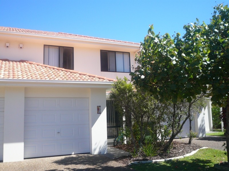 5/1 Gentian Drive, Arundel QLD 4214