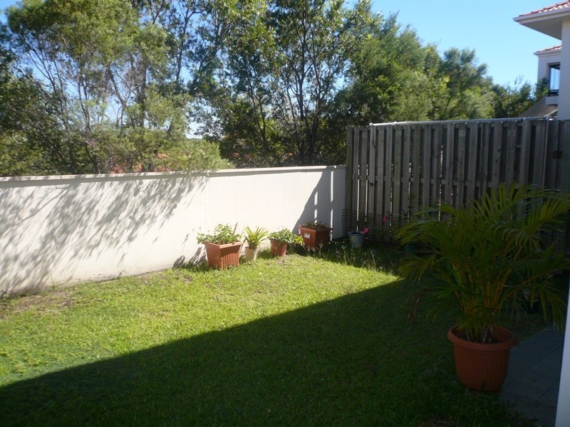 5/1 Gentian Drive, Arundel QLD 4214