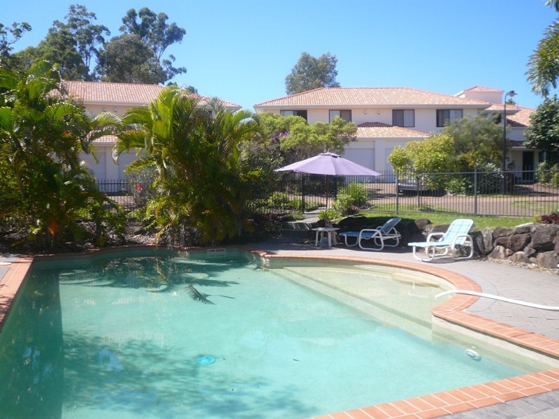 5/1 Gentian Drive, Arundel QLD 4214