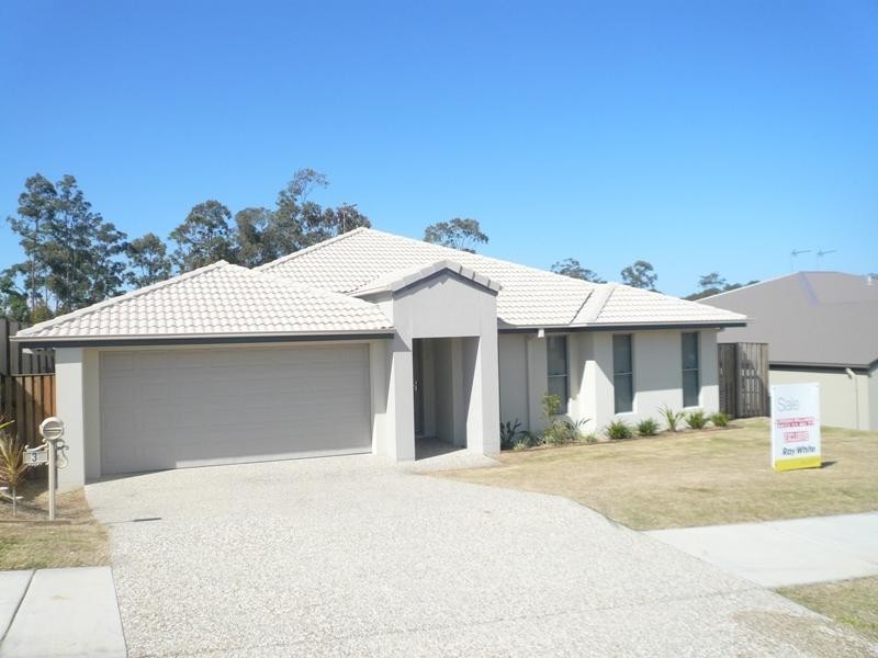 3 Bowley Street, Pacific Pines QLD 4211