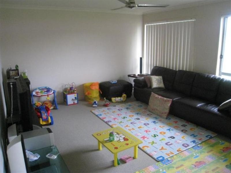 3 Bowley Street, Pacific Pines QLD 4211