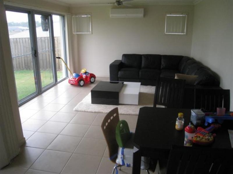 3 Bowley Street, Pacific Pines QLD 4211