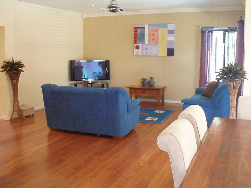 8 Bristol Place, Arundel QLD 4214