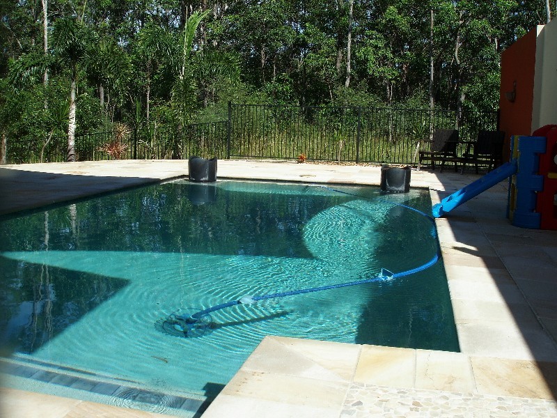 8 Bristol Place, Arundel QLD 4214