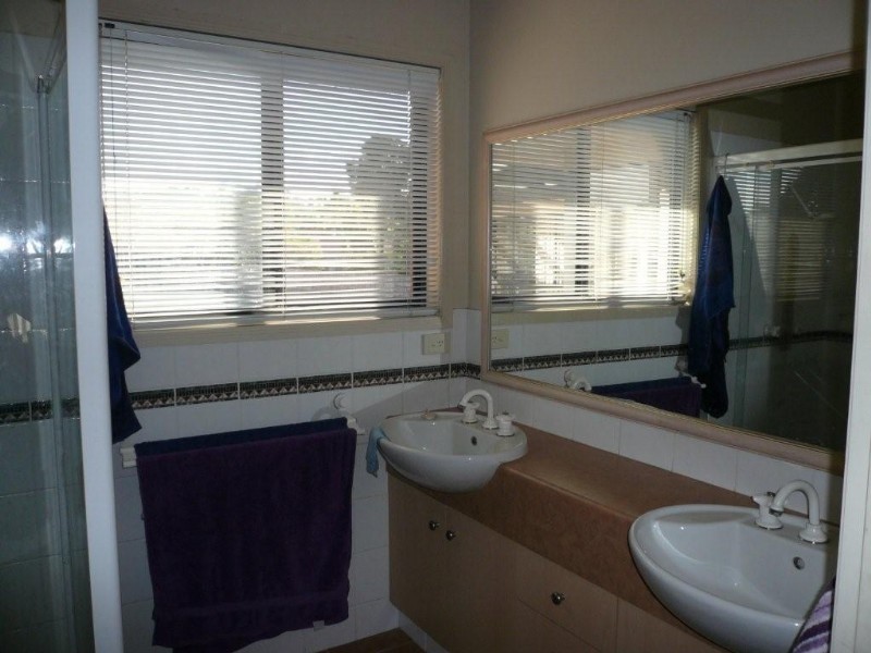 16 River Heights Road, Upper Coomera QLD 4209