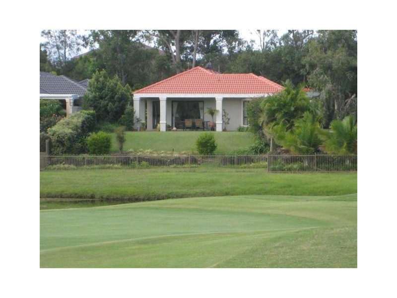 4 Steyning Court, Arundel QLD 4214