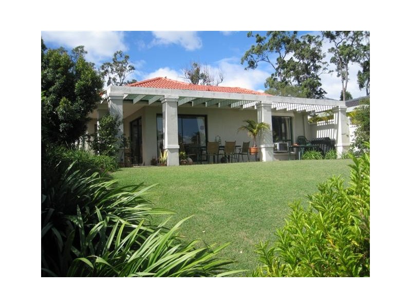 4 Steyning Court, Arundel QLD 4214