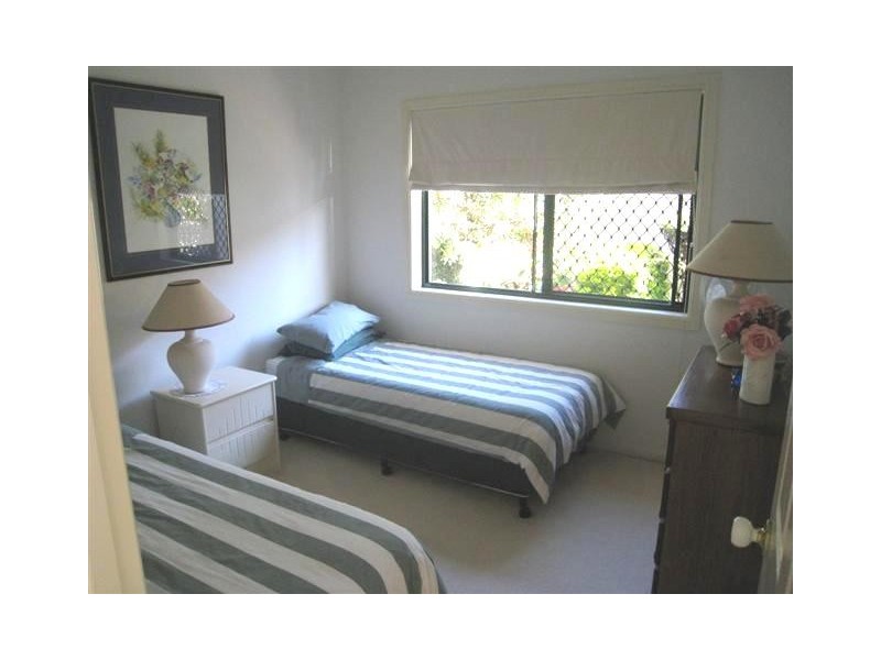 4 Steyning Court, Arundel QLD 4214