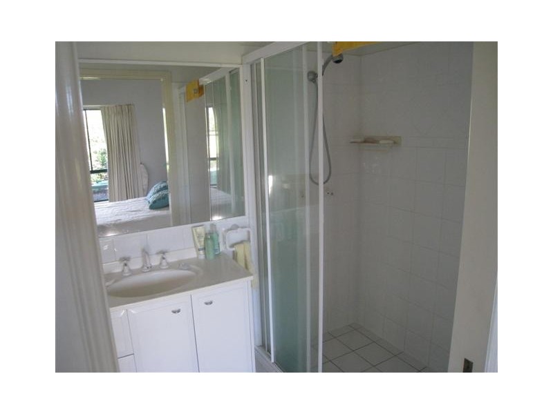 4 Steyning Court, Arundel QLD 4214