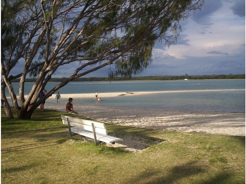 5 Hunter Avenue, Labrador QLD 4215