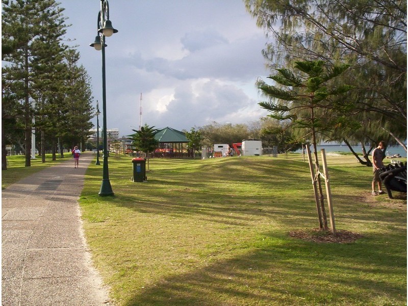 5 Hunter Avenue, Labrador QLD 4215