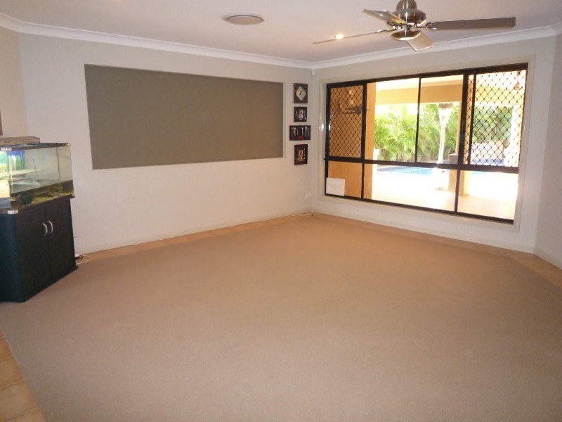 109 Arun Drive, Arundel QLD 4214