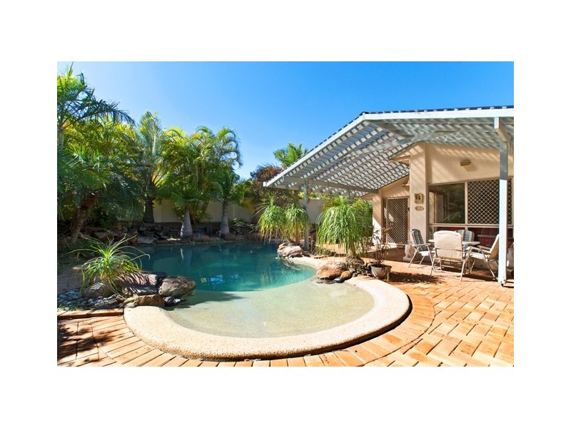 18 Chichester Drive, Arundel QLD 4214