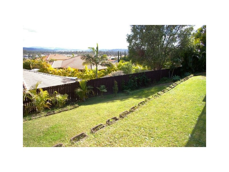 18 Chichester Drive, Arundel QLD 4214