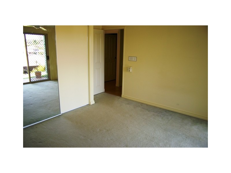 18 Chichester Drive, Arundel QLD 4214