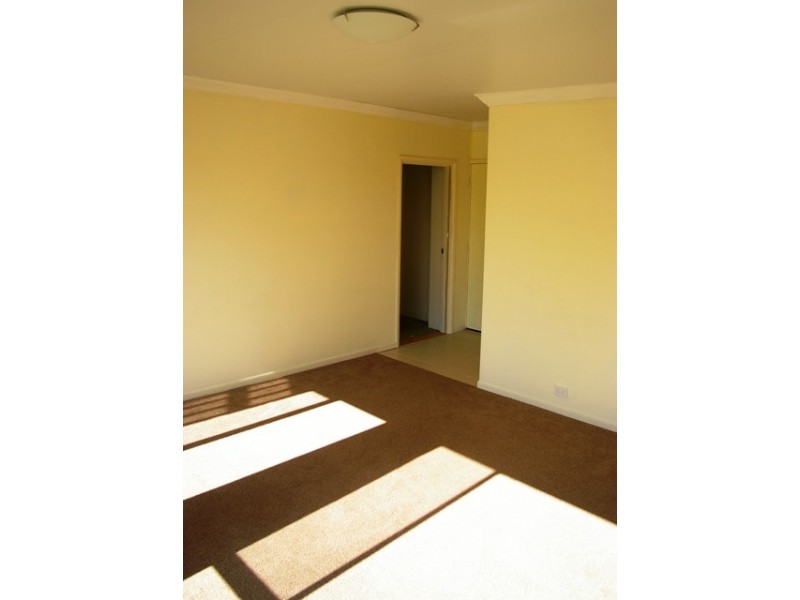 18 Chichester Drive, Arundel QLD 4214