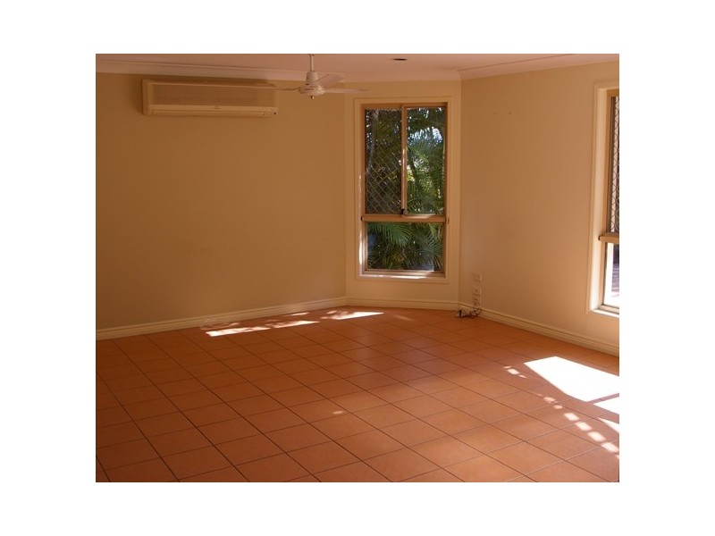 18 Chichester Drive, Arundel QLD 4214