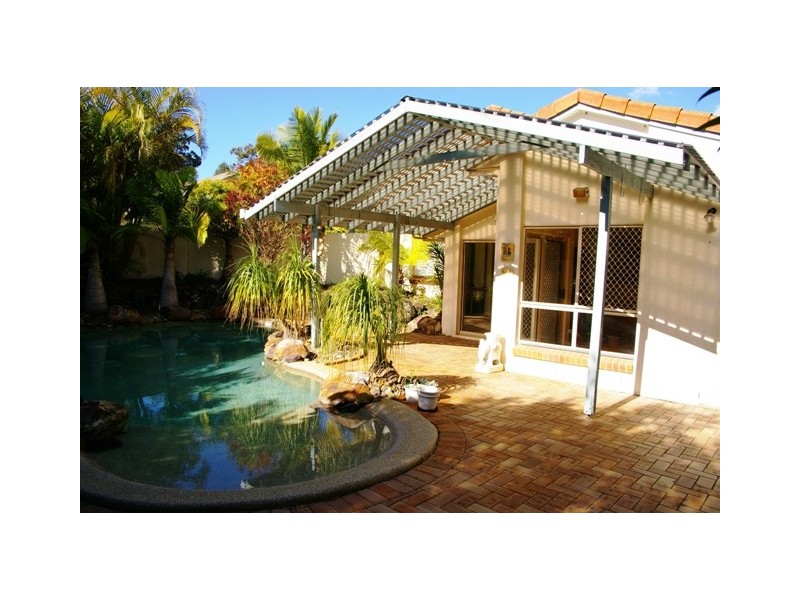 18 Chichester Drive, Arundel QLD 4214