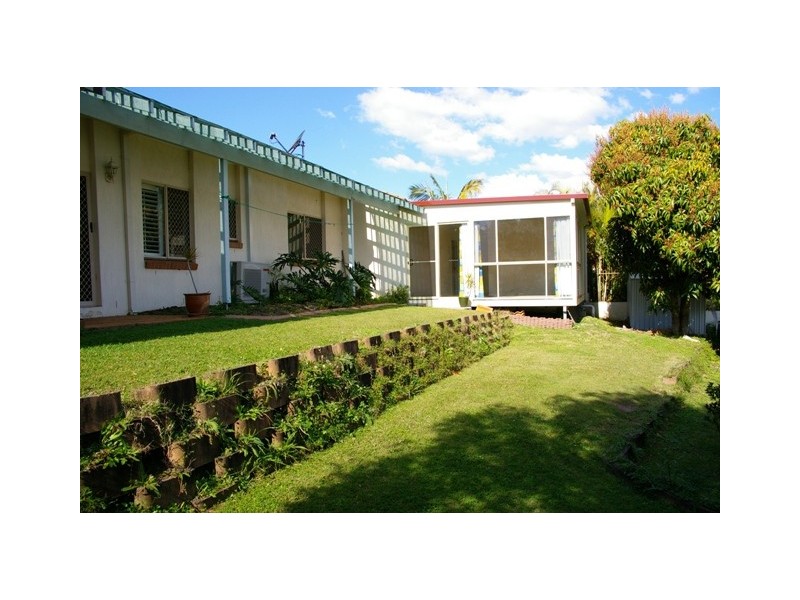 18 Chichester Drive, Arundel QLD 4214