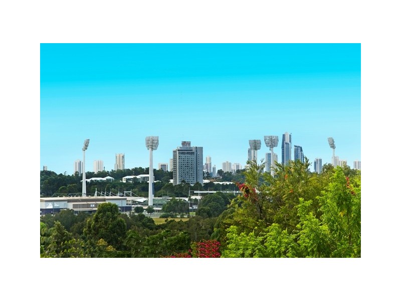 5 Cambridge Court, Carrara QLD 4211