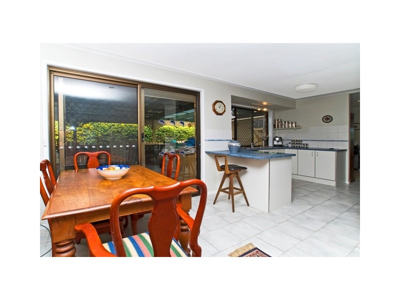 2 Lytham Court, Highland Park QLD 4211