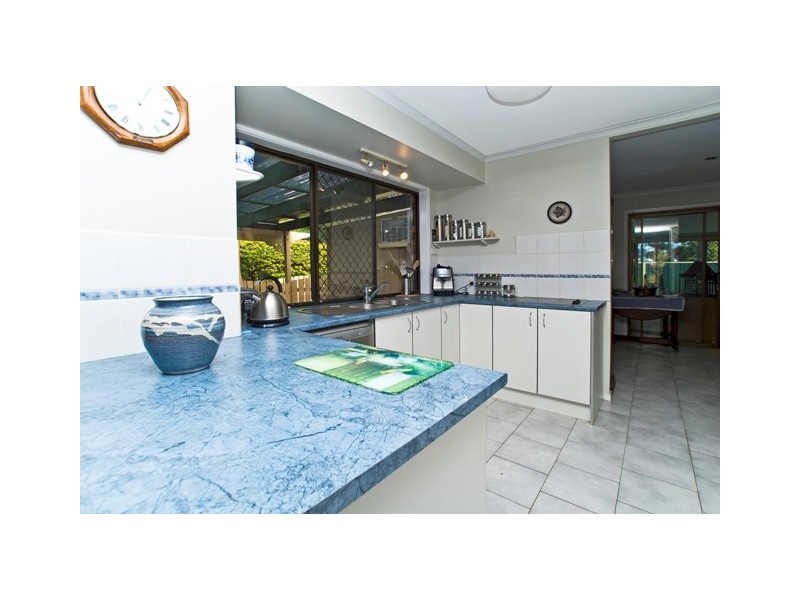 2 Lytham Court, Highland Park QLD 4211