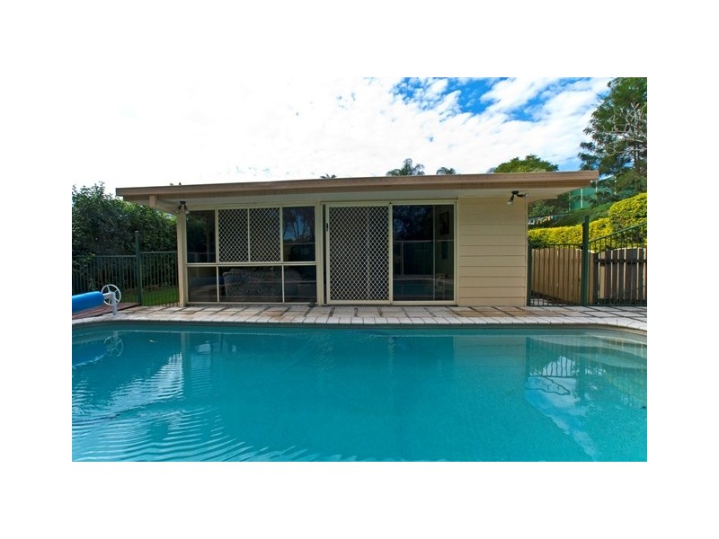 2 Lytham Court, Highland Park QLD 4211