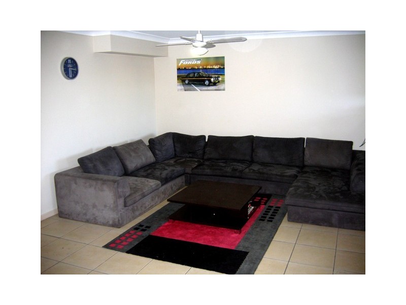 1 Coelia Court, Carrara QLD 4211