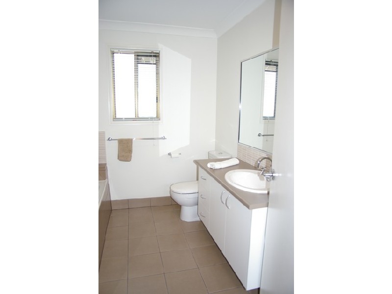 3 Drewe Court, Carrara QLD 4211