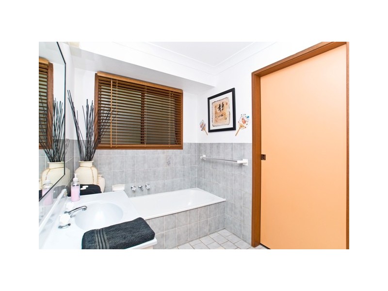 123 Explorers Way, Highland Park QLD 4211